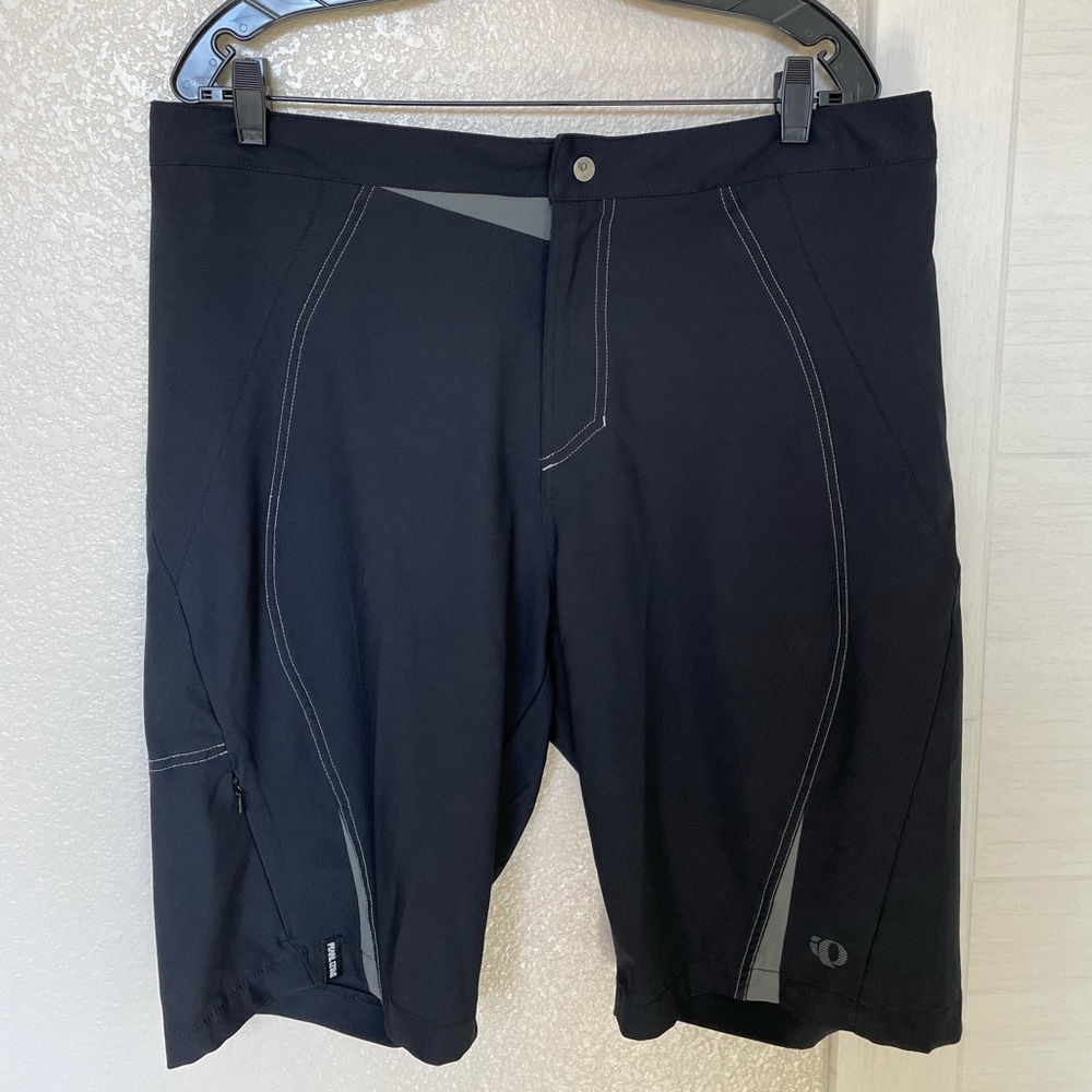 Pearl iZumi Biking Shorts in Navy